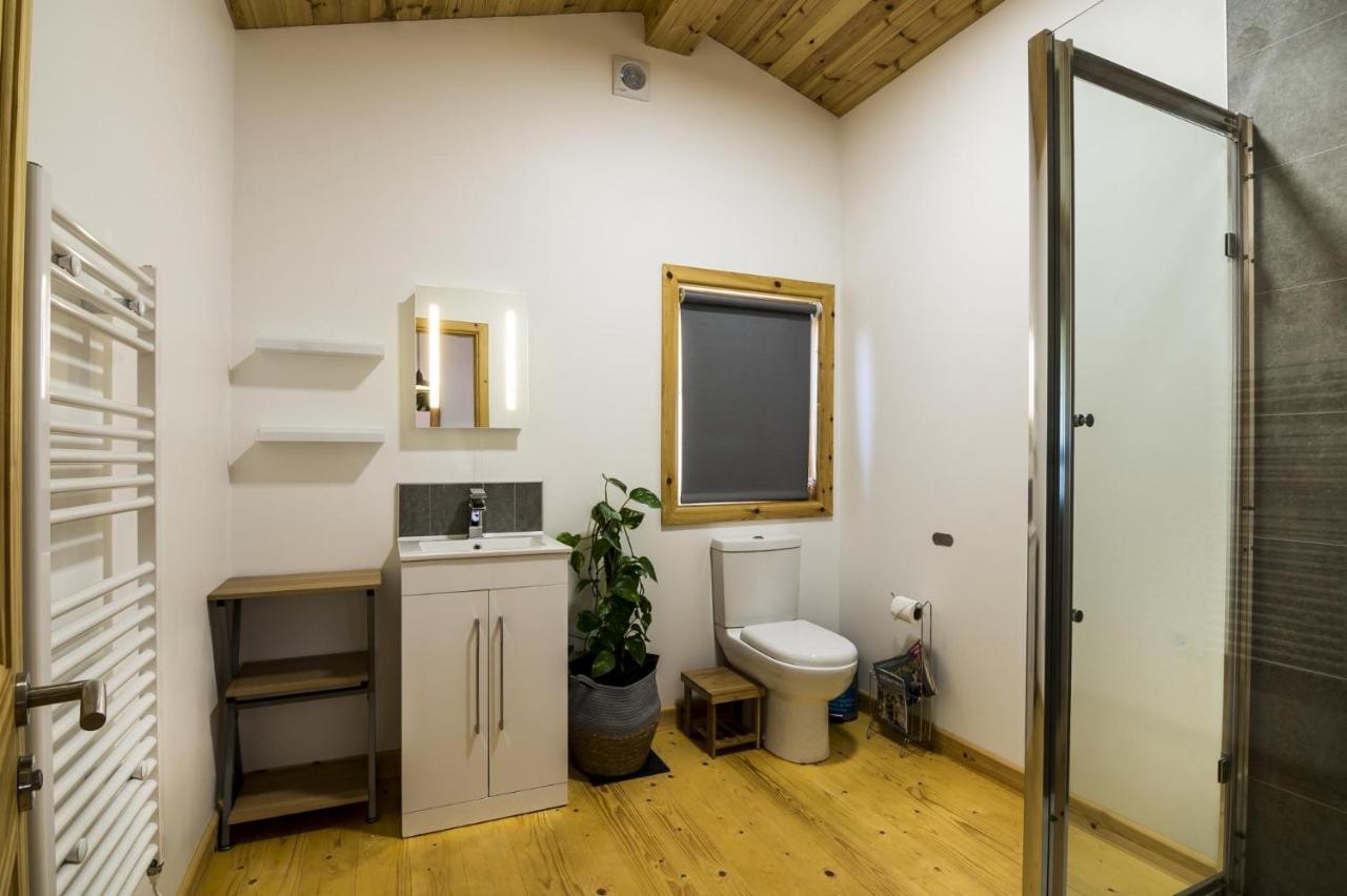 Laurel Lodge - 2 Bedroom Log Cabin - St Florence Saint Florence Bagian luar foto