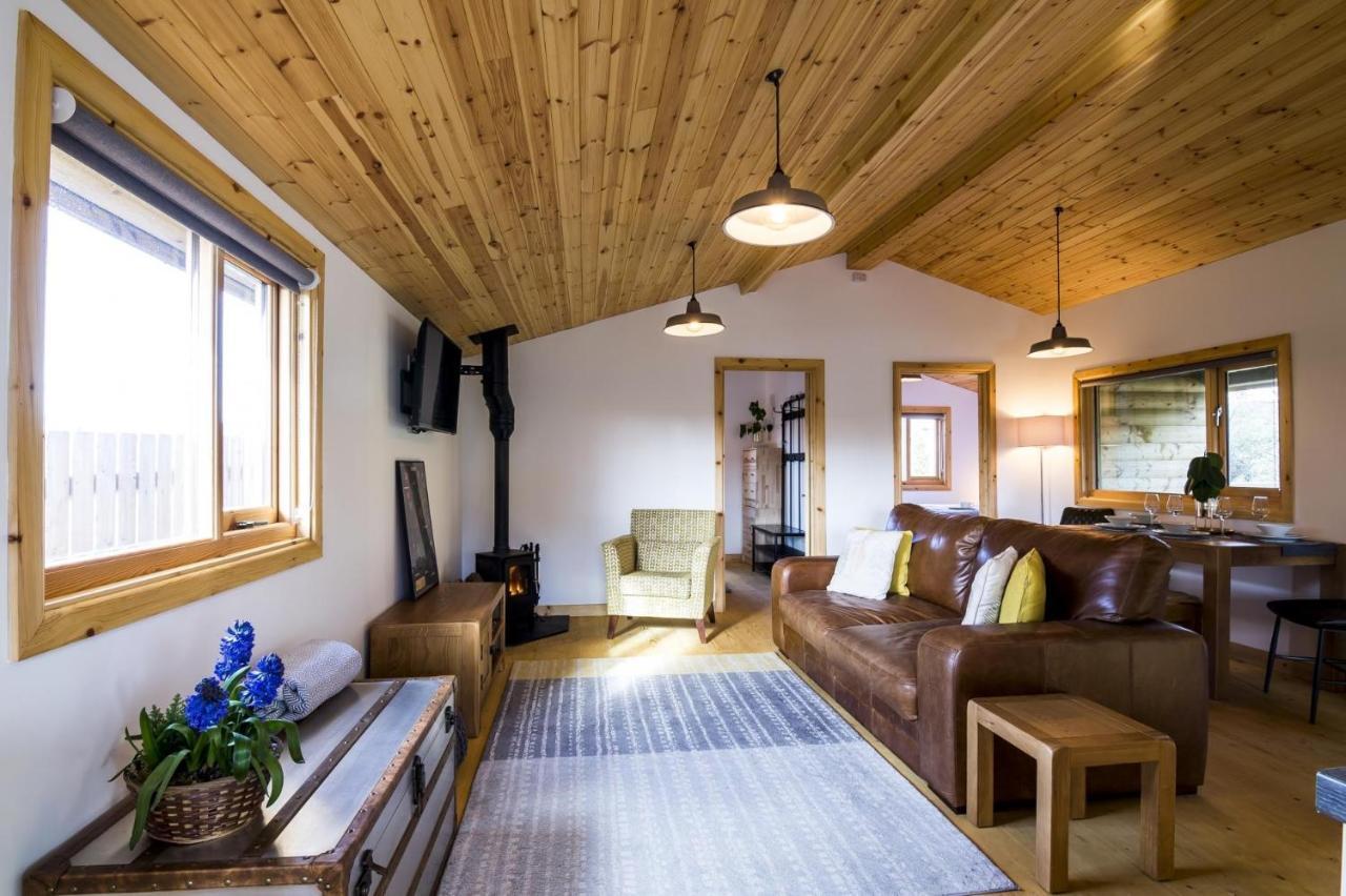 Laurel Lodge - 2 Bedroom Log Cabin - St Florence Saint Florence Bagian luar foto