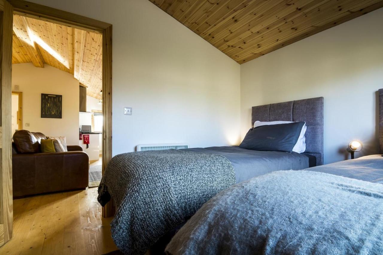 Laurel Lodge - 2 Bedroom Log Cabin - St Florence Saint Florence Bagian luar foto