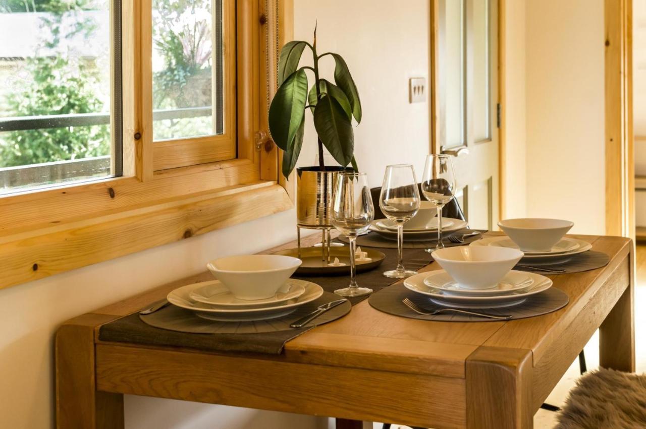 Laurel Lodge - 2 Bedroom Log Cabin - St Florence Saint Florence Bagian luar foto